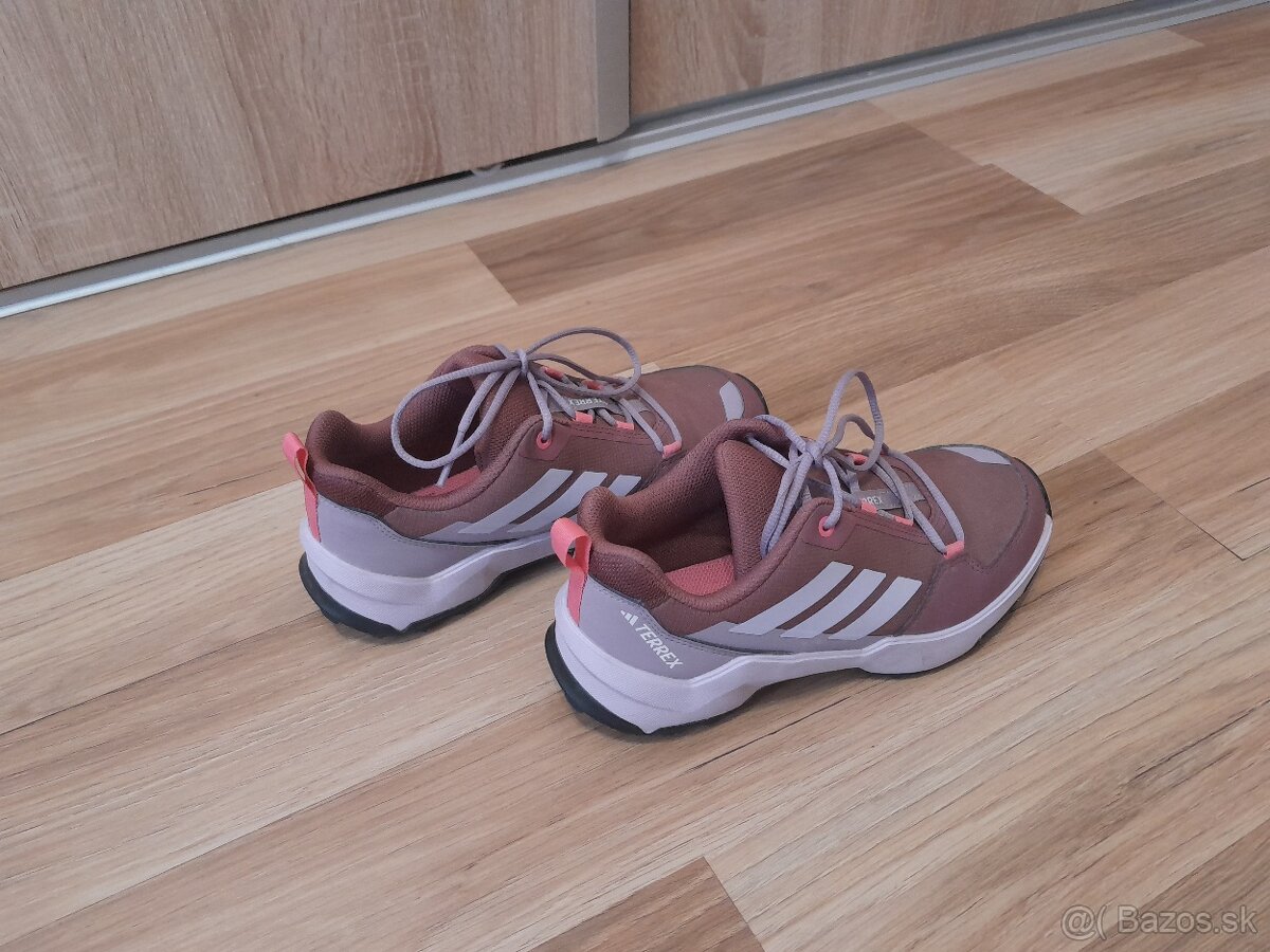 Tenisky Adidas Terrex, veľ 35 , v záruke