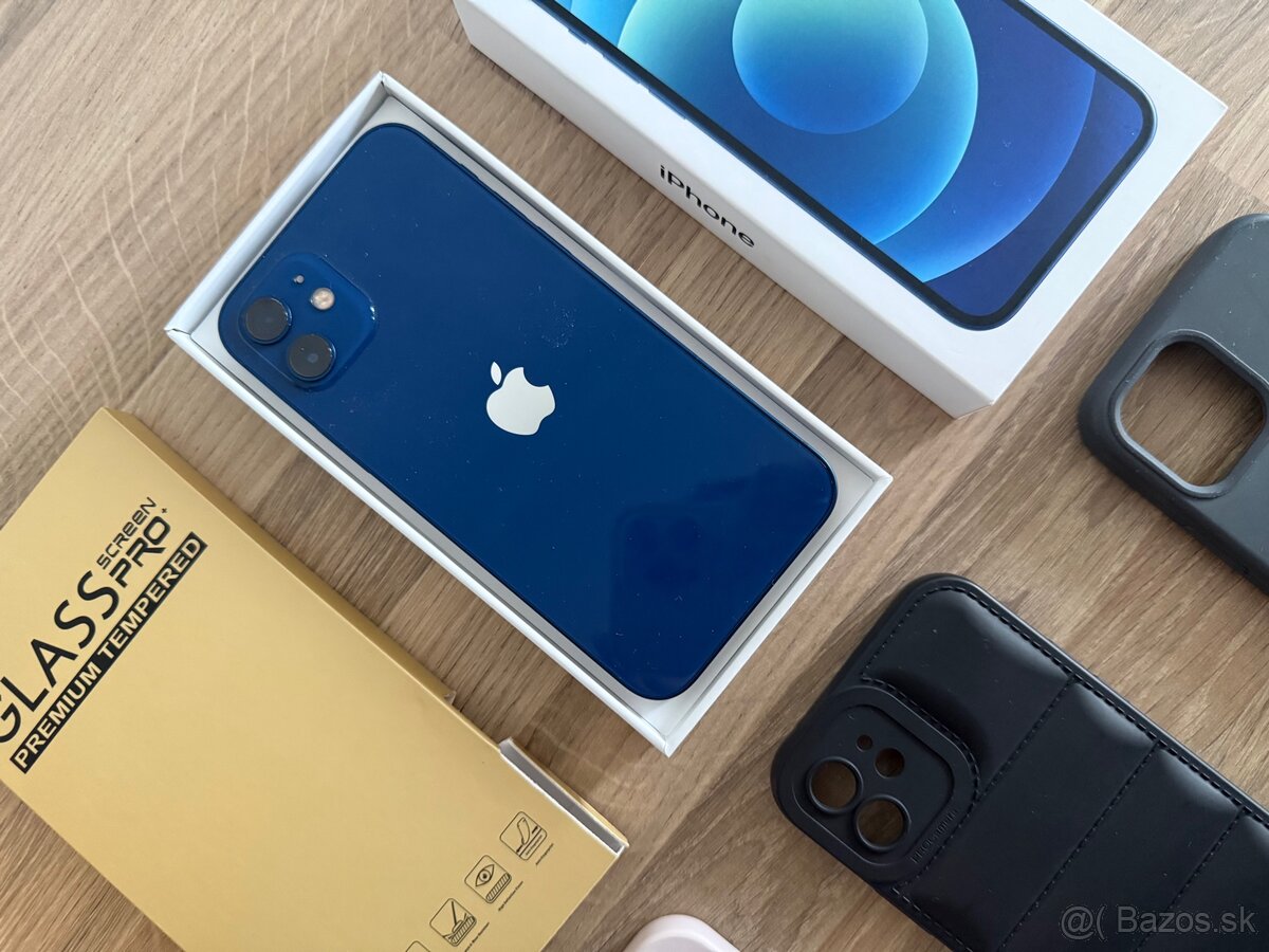 Predám iPhone 12 64GB modrý + obaly a sklá
