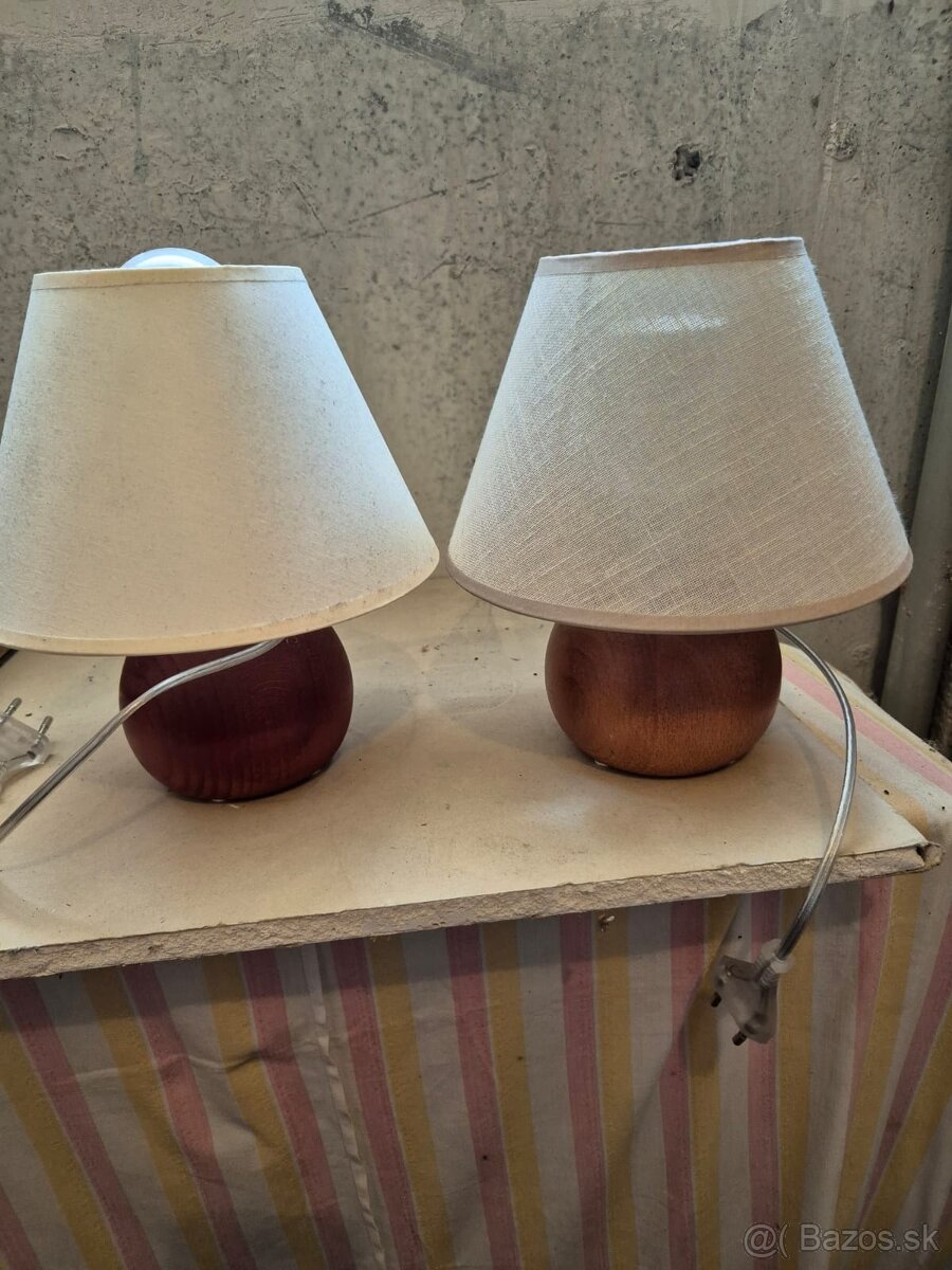 Predám dve stolné lampy