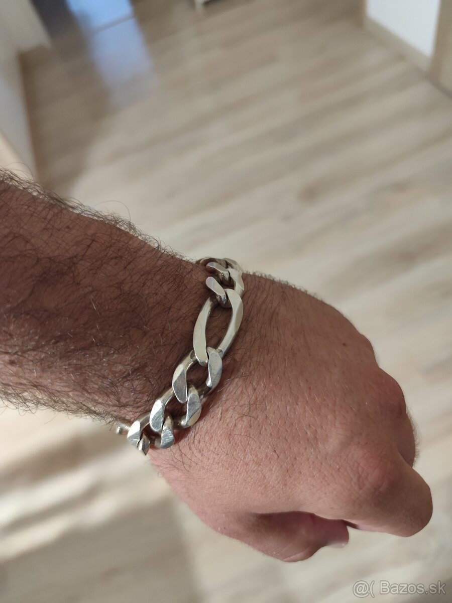 Predám striebornú retiazku na ruku