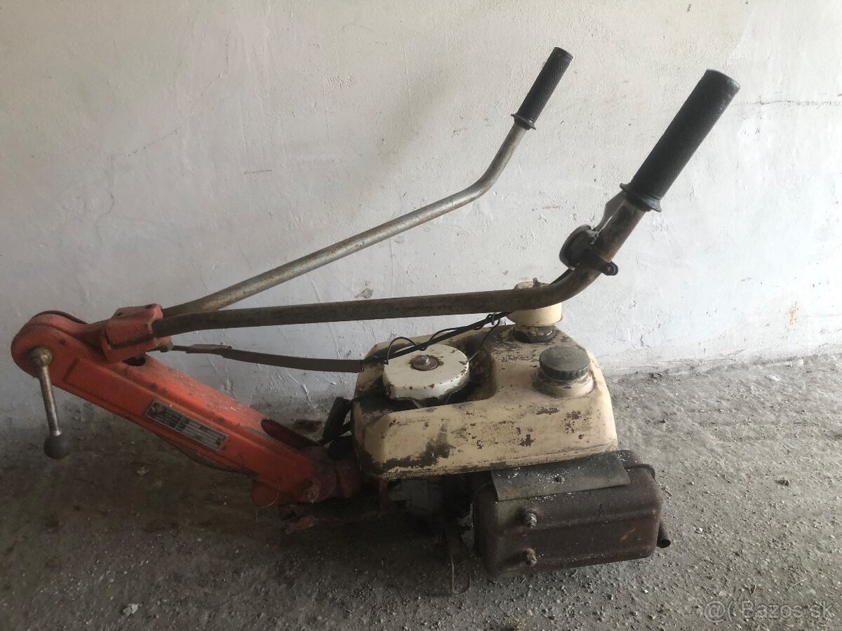 Agrostroj MJ-5 malotraktor