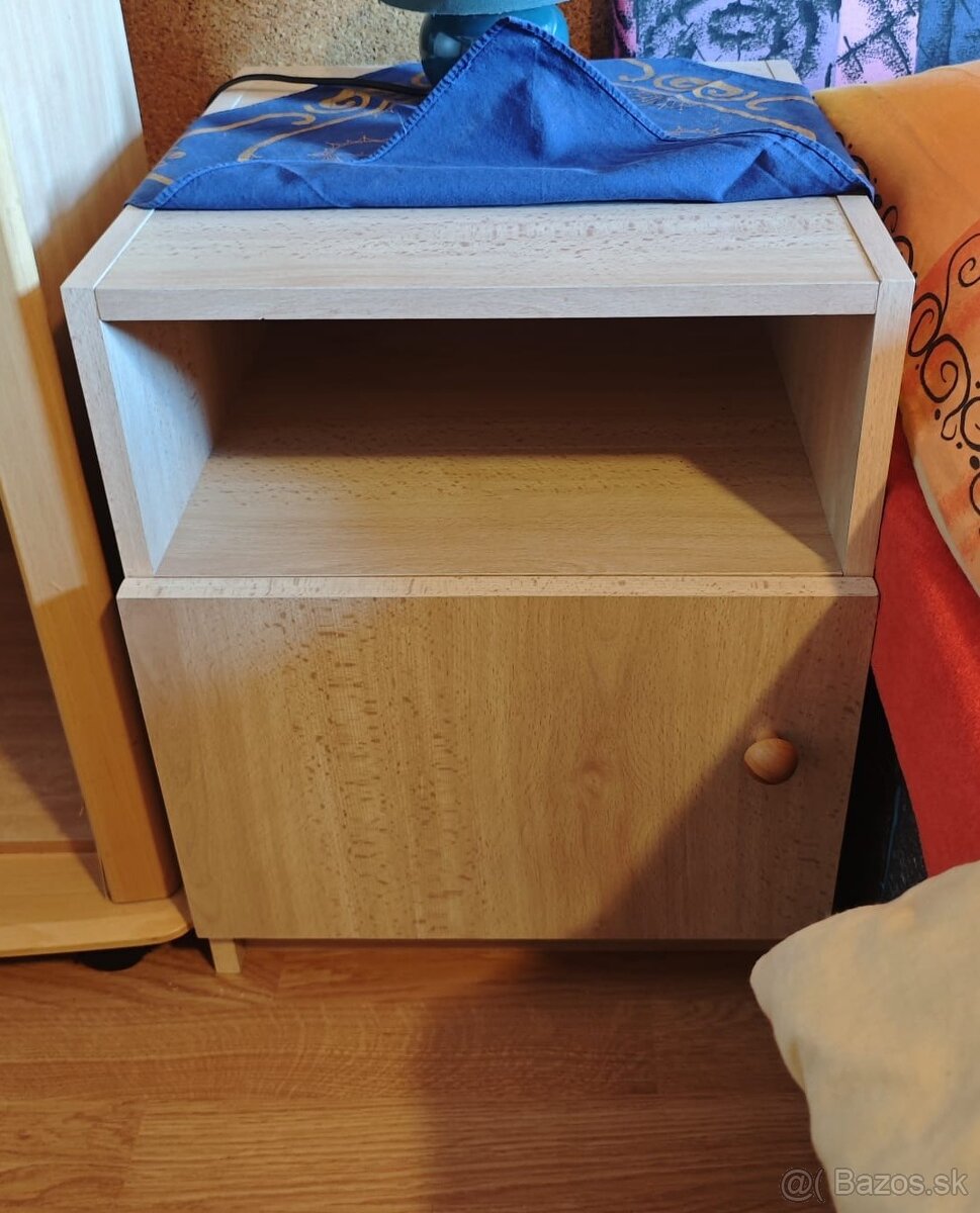 Nočné stolíky
