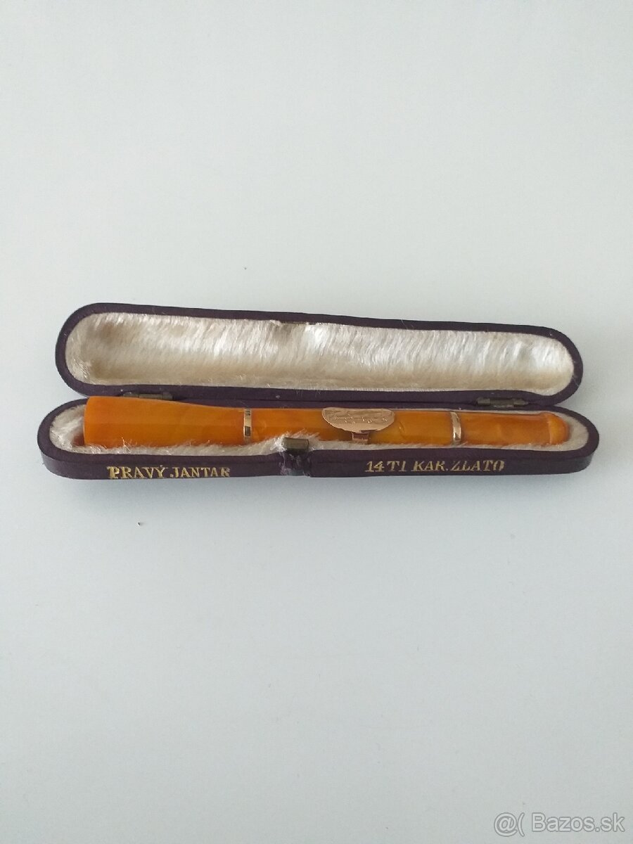 Cigarspic pravy jantar a 14 k zlato