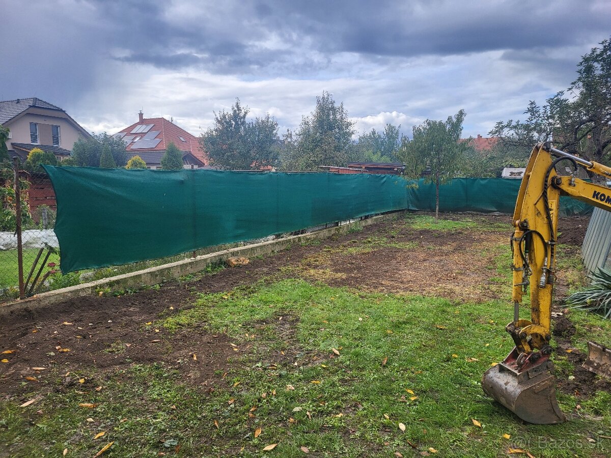 Tieniaca sieť na plot