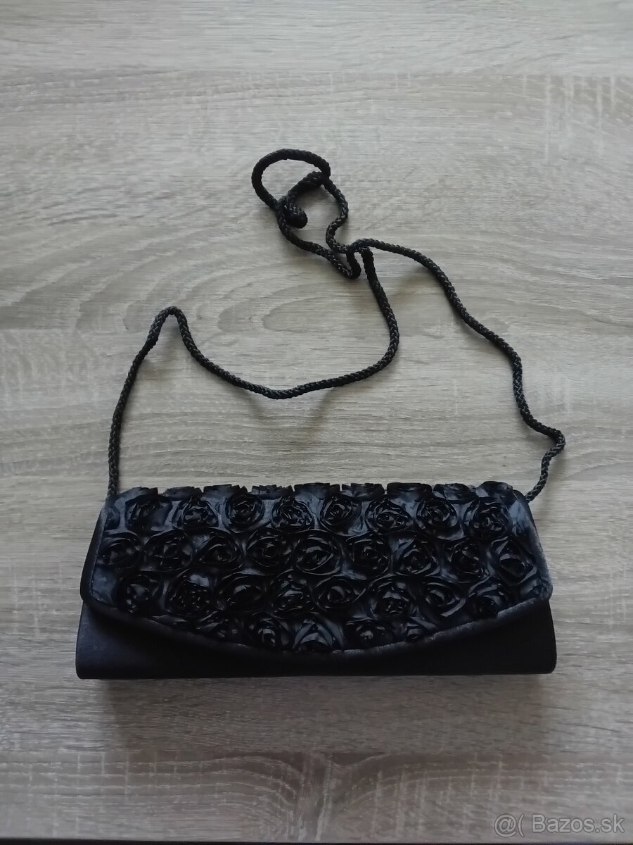 Večerná listová čierna kabelka