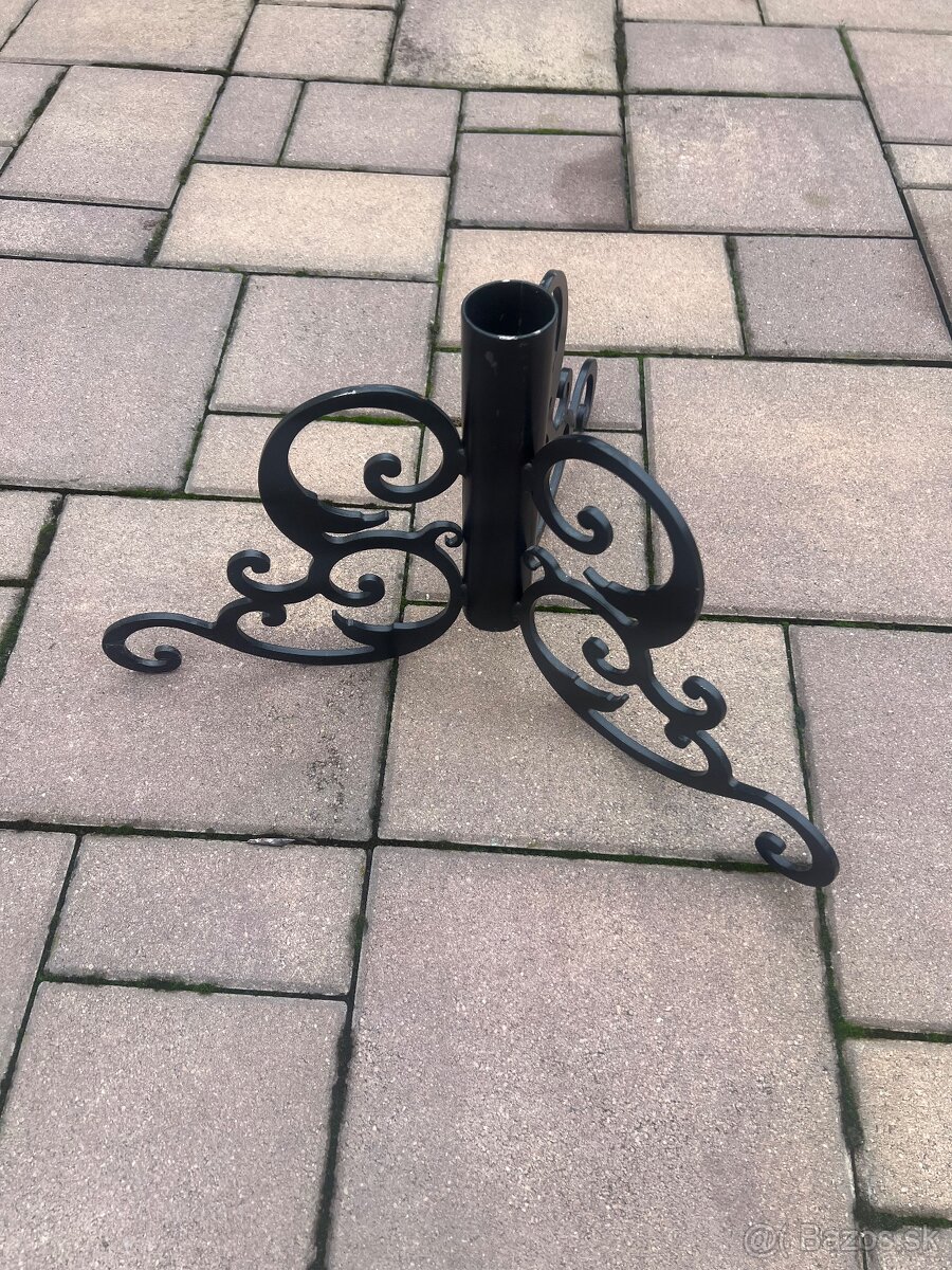 Preďám stojan na vianočný stromček