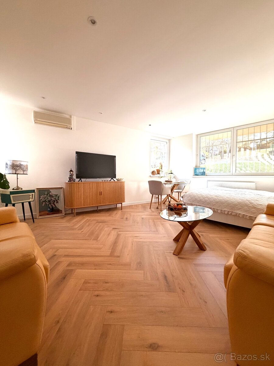 4 izbový byt na bývanie /podnikanie Dúbravka