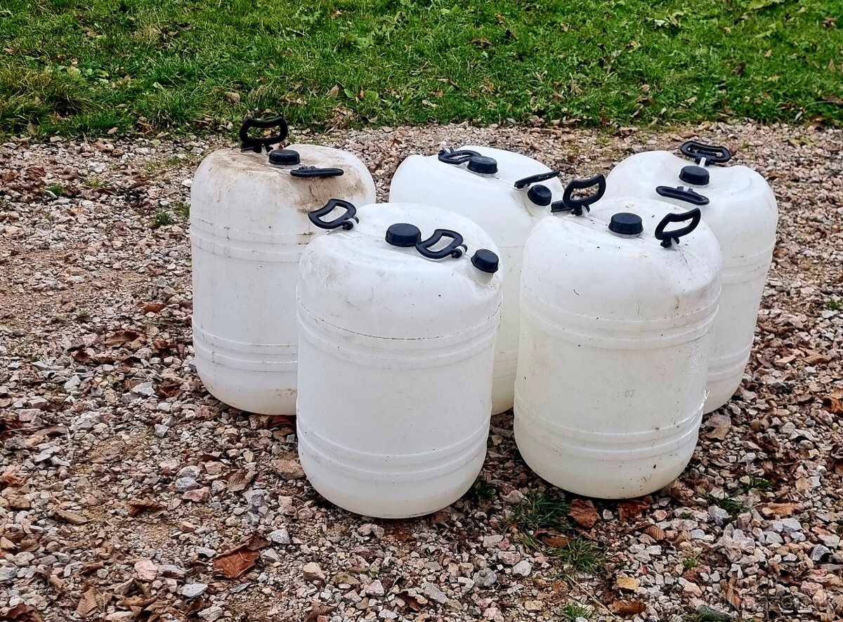 Plastové sudy 50l na vodu