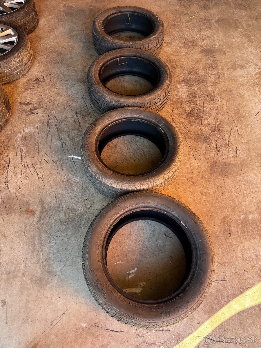 Gumy 215/55 r17