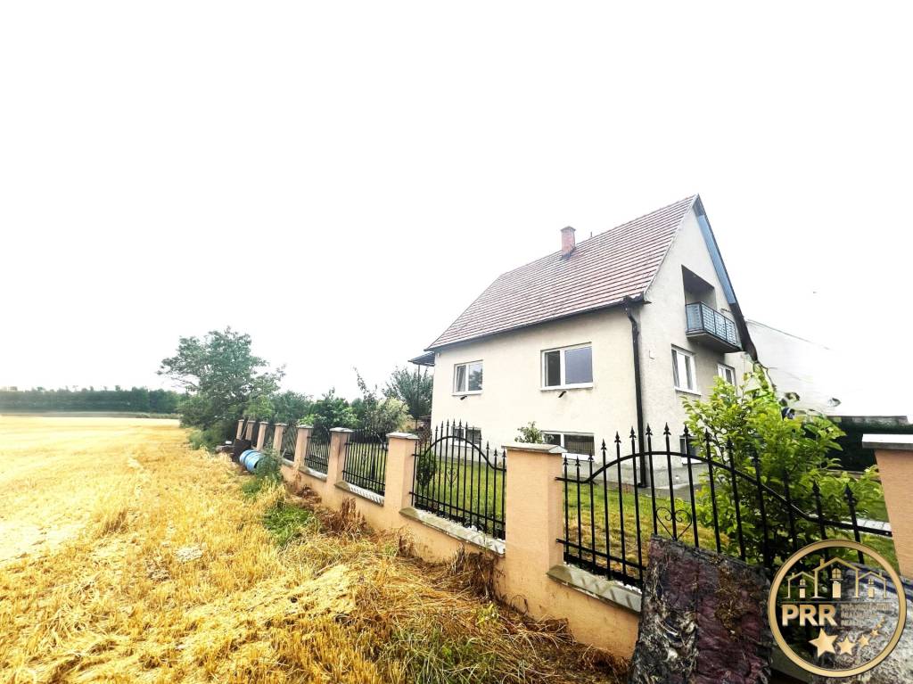 ZNÍŽENÁ CENA Pekný čiastočne prerobený rod.dom, V. Ch