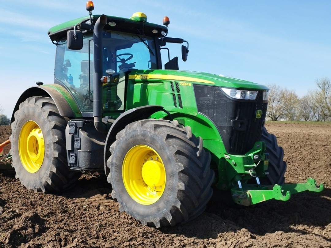 Na predaj traktor John Deere 7230R, r.v. 2017, 4800 Mth