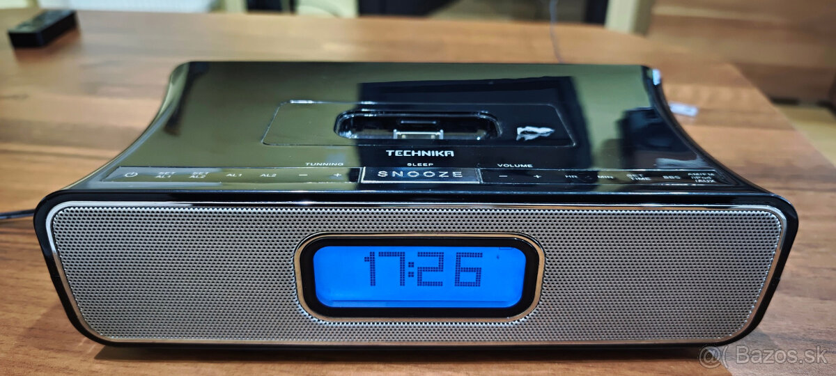 Predám rádiobudík Technika CR207