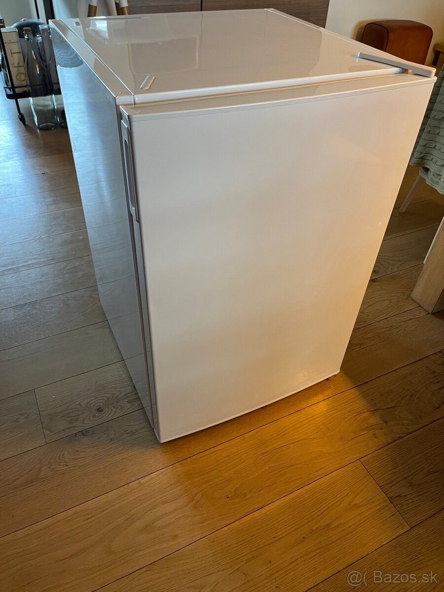 Chladnička/minibar Orava SL