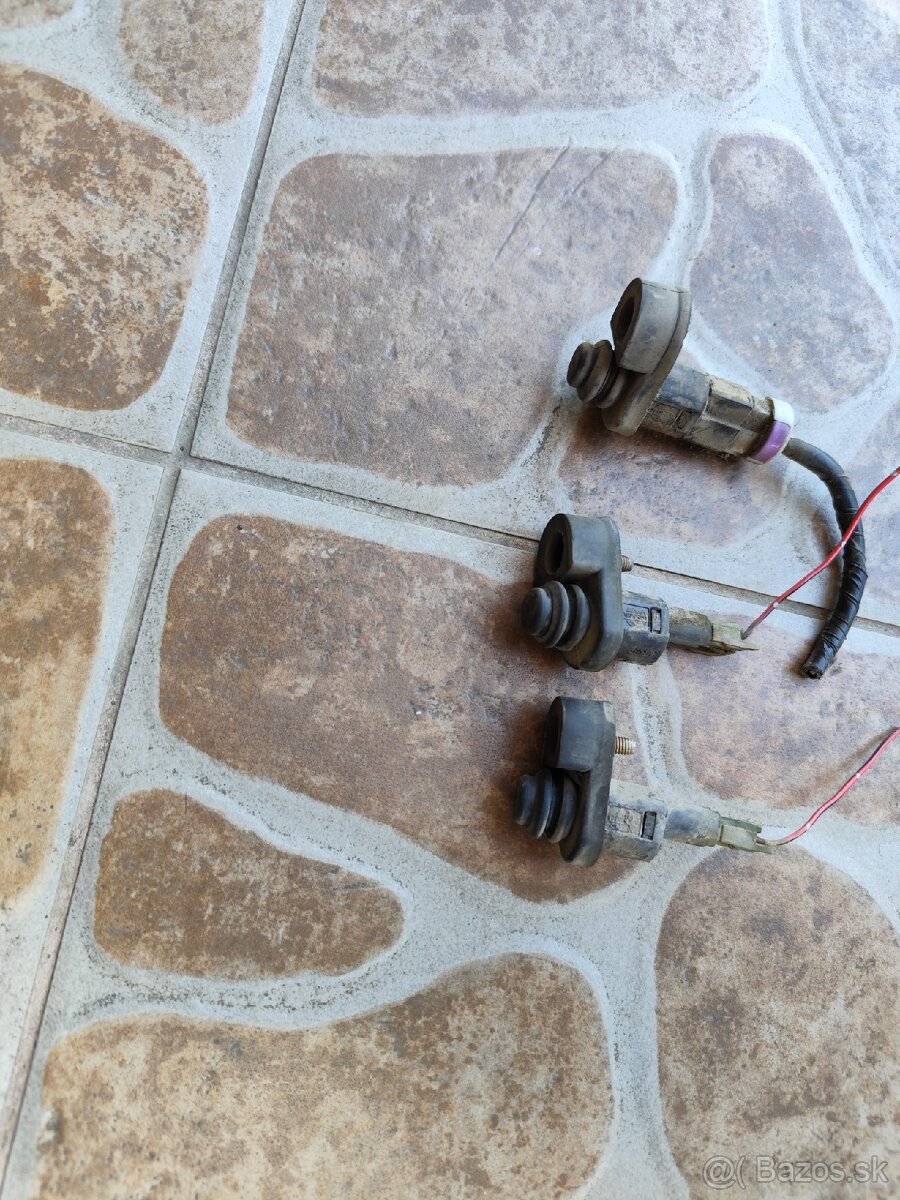 Snímače dverí Nissan Terrano