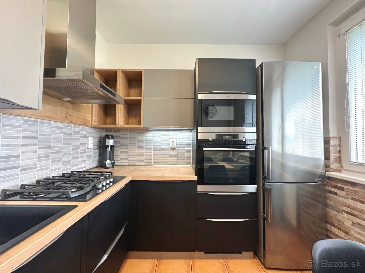 PREDAJ - 4 izbový byt s balkónom, Okružná ulica, Rožňava