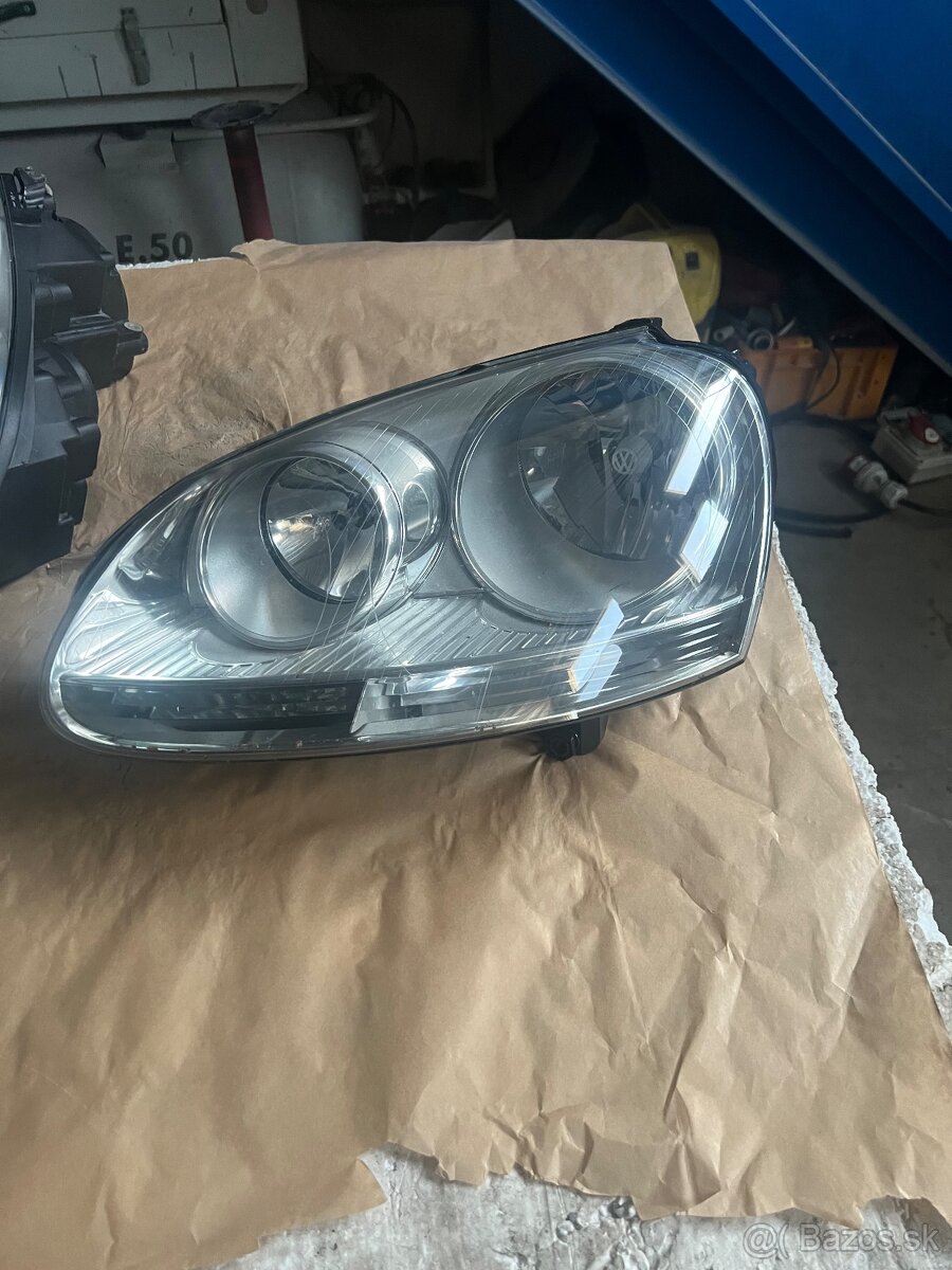 Ľavá predná lampa na VW Jetta 1,9TDI 2009