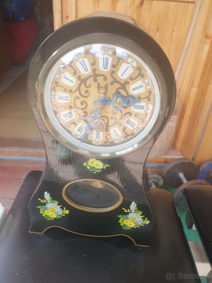 Predam kyvadlove hodiny Pendulum clock