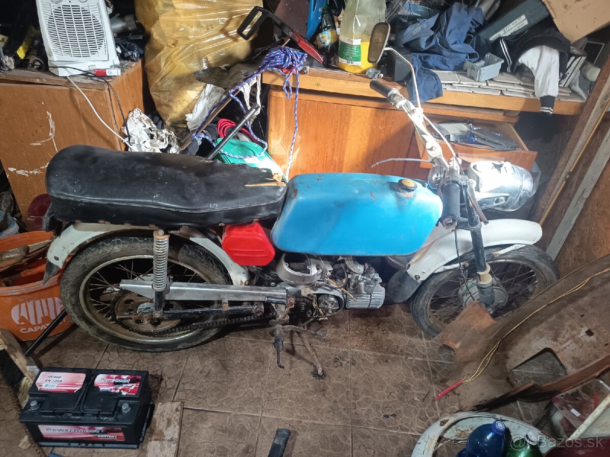 jawa 23 mustang
