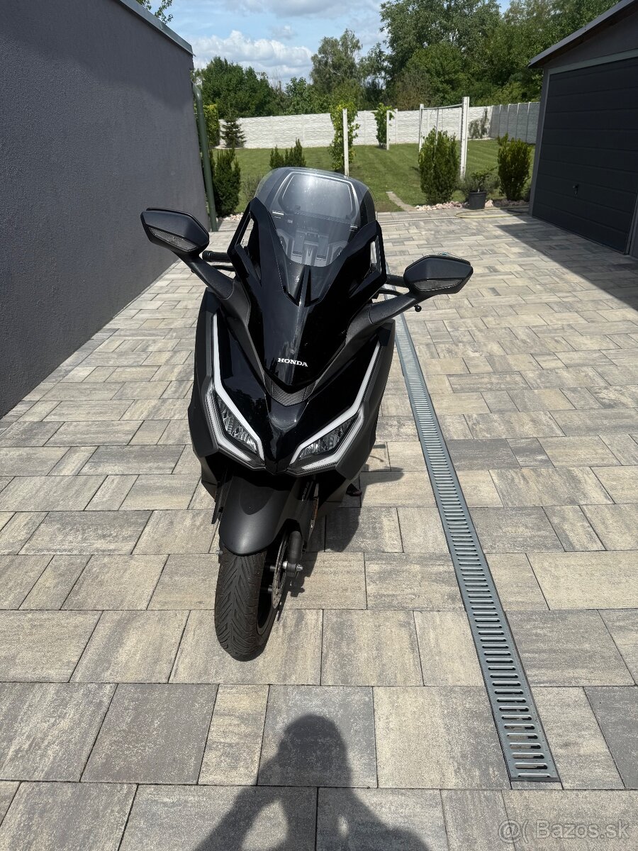 Honda Forza 125