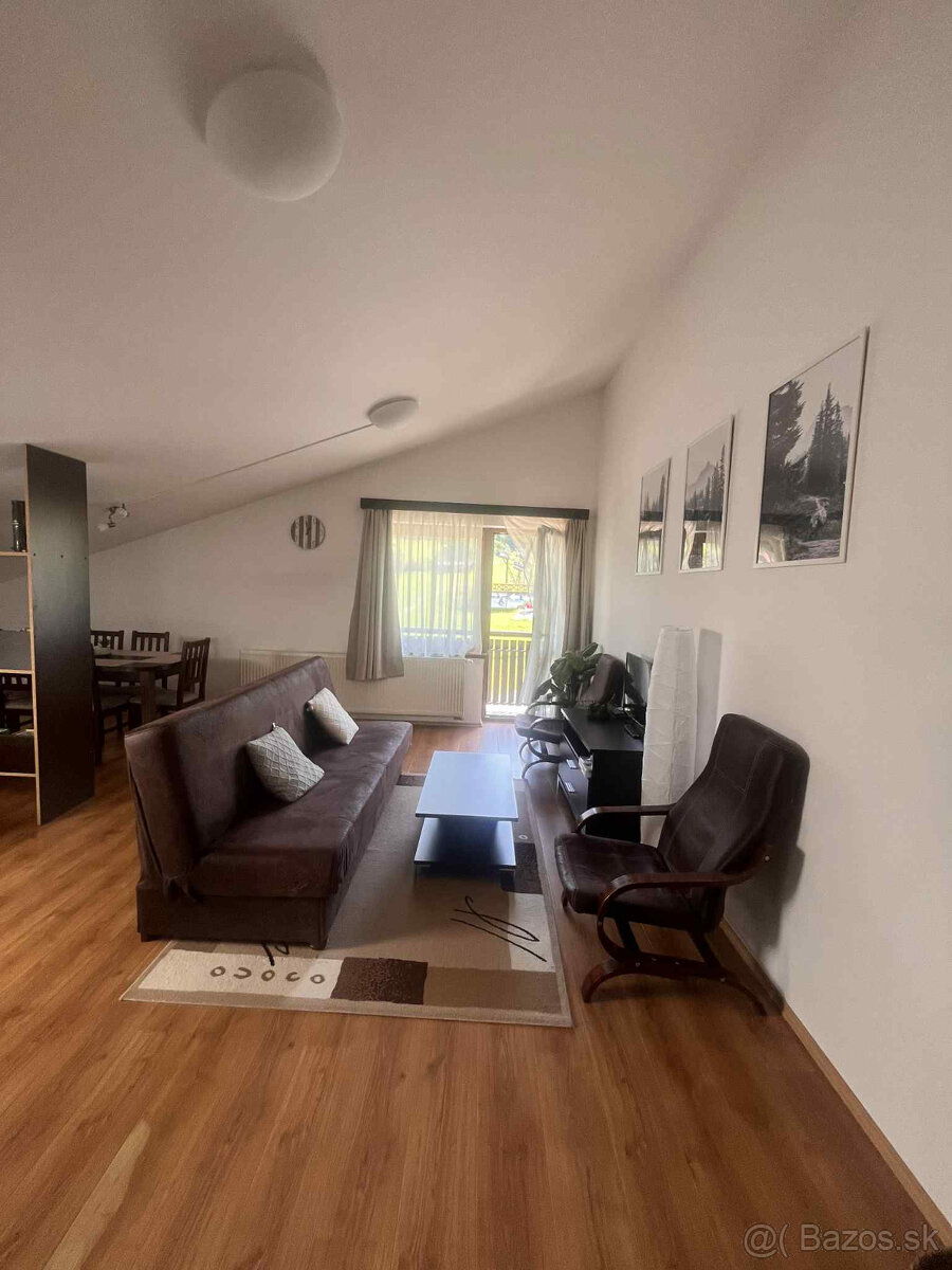 Priestranný 2-izbový apartmán v obci Makov