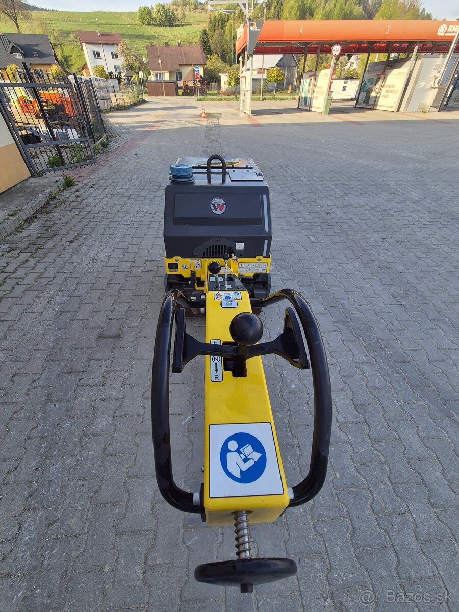 Walec bomag wacker
