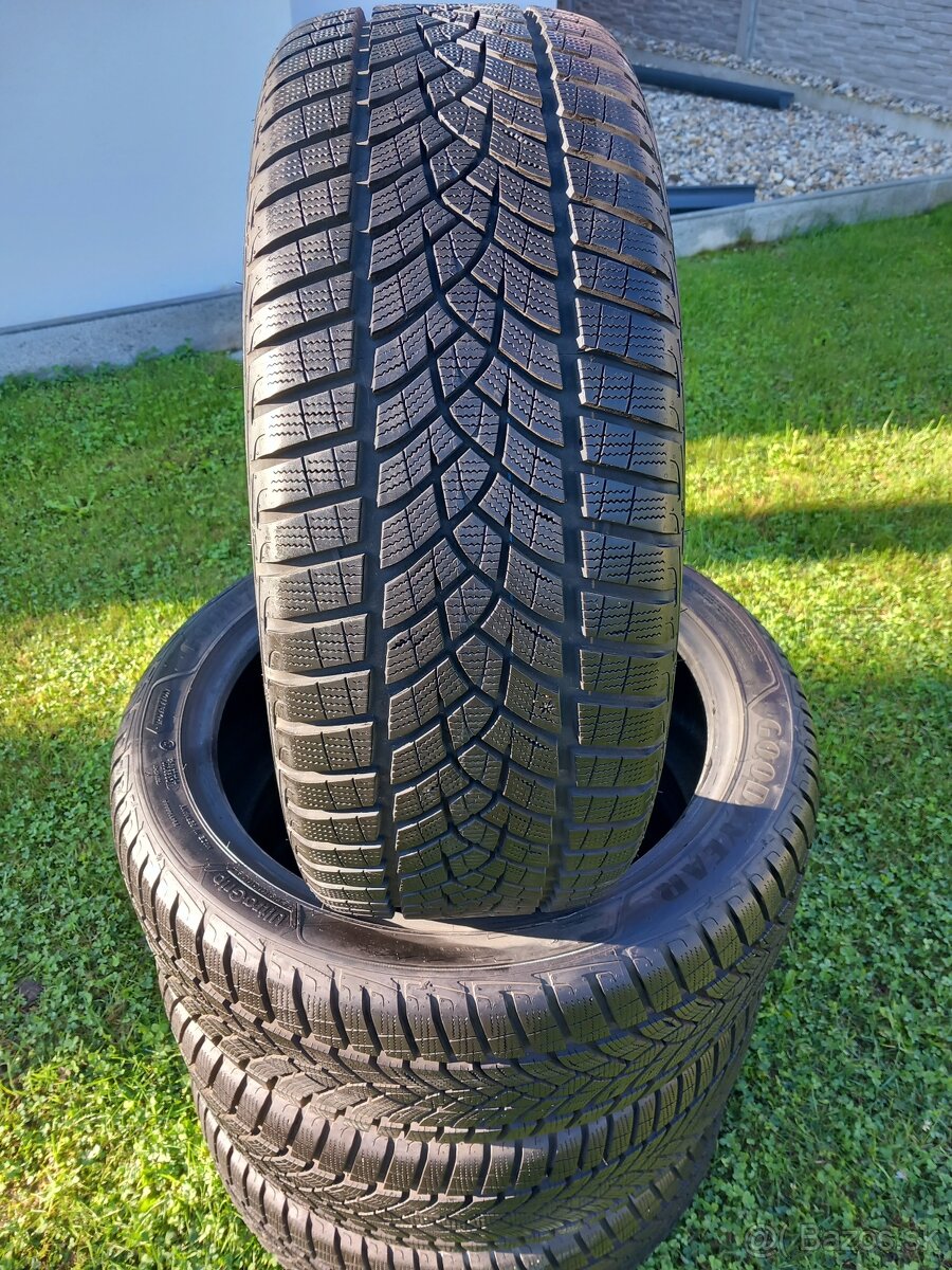 215/55 r17 zimne pneumatiky goodyear