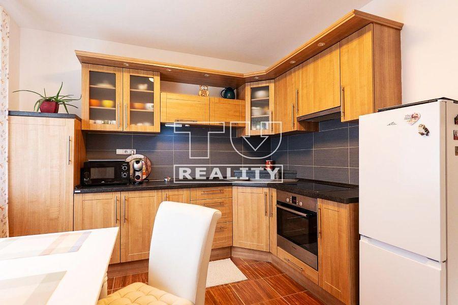 TUreality ponúkajú priestranný 2 izbový byt s úžitkovou...