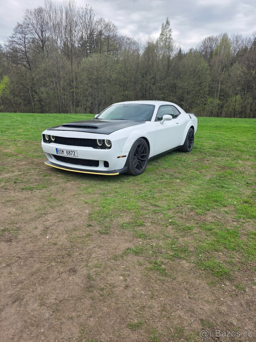Dodge challenger widebody srt hellcat