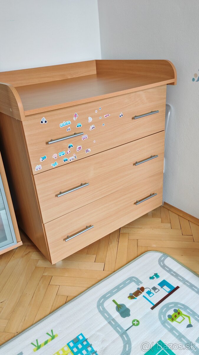 Skrinka, prebalovaci pultik