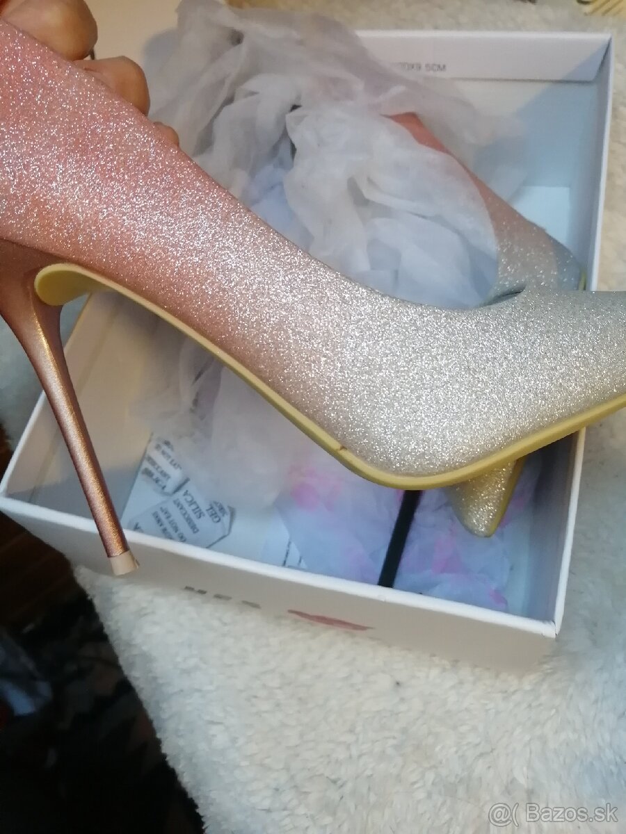 Spoločenské lodicky