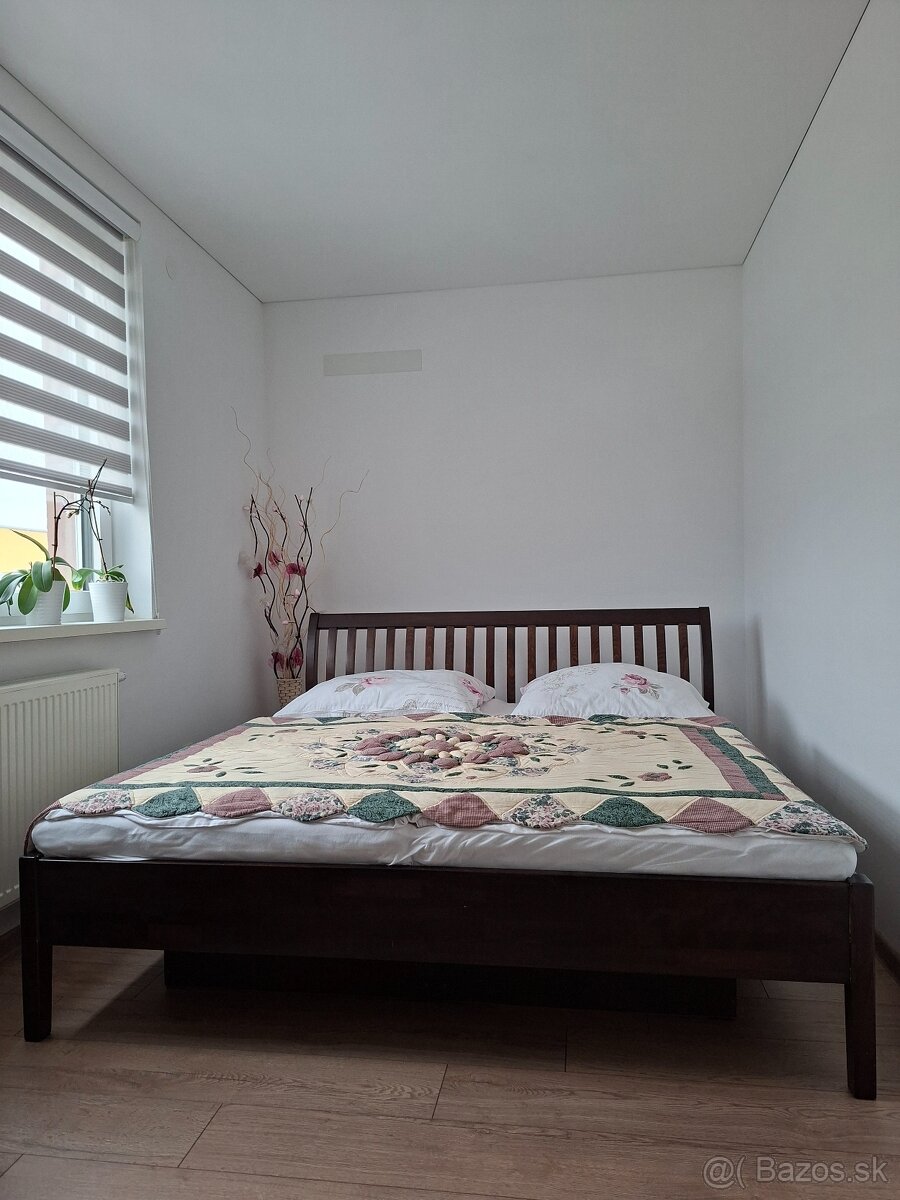 Manželská posteľ 180x200