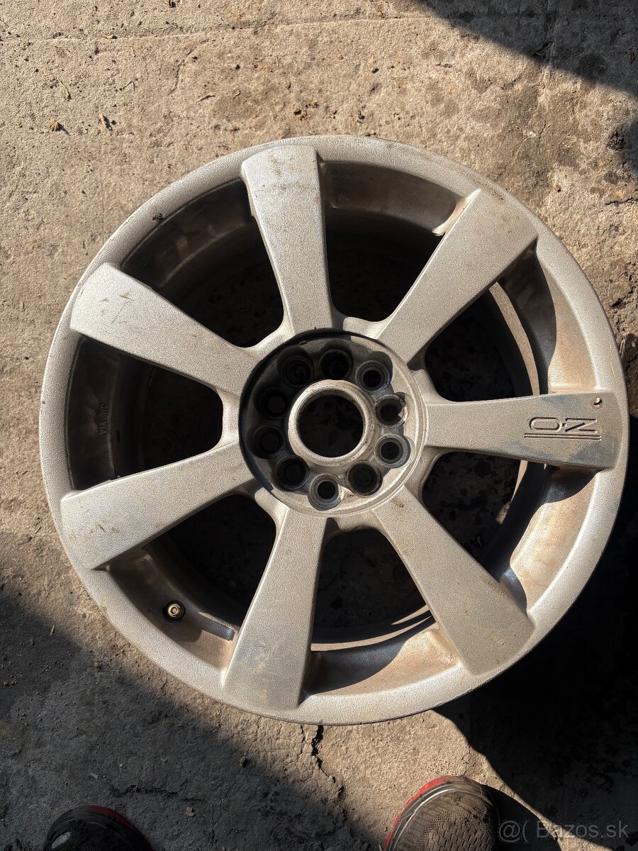 Elektróny OZ dvojrozmer