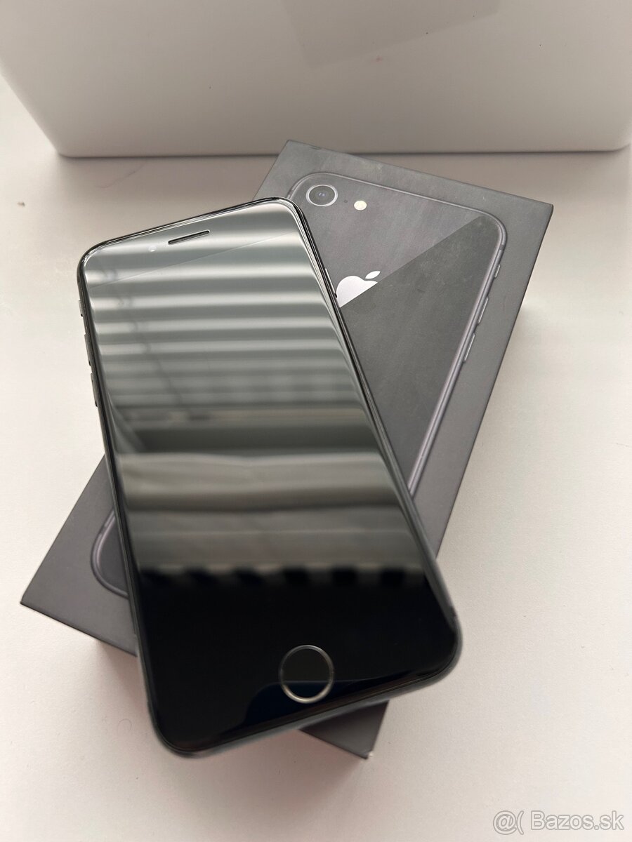 iPhone 8 64GB