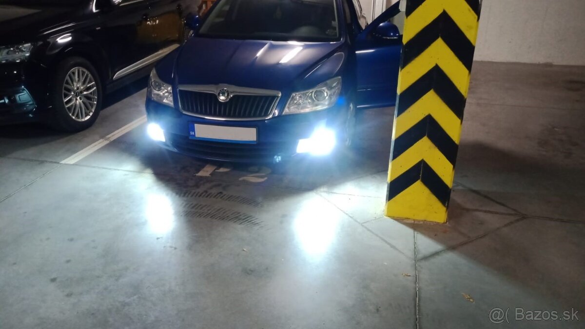 LED biele denné svietenie / cúvačky -Superb 2,3 Octavia 2 FL