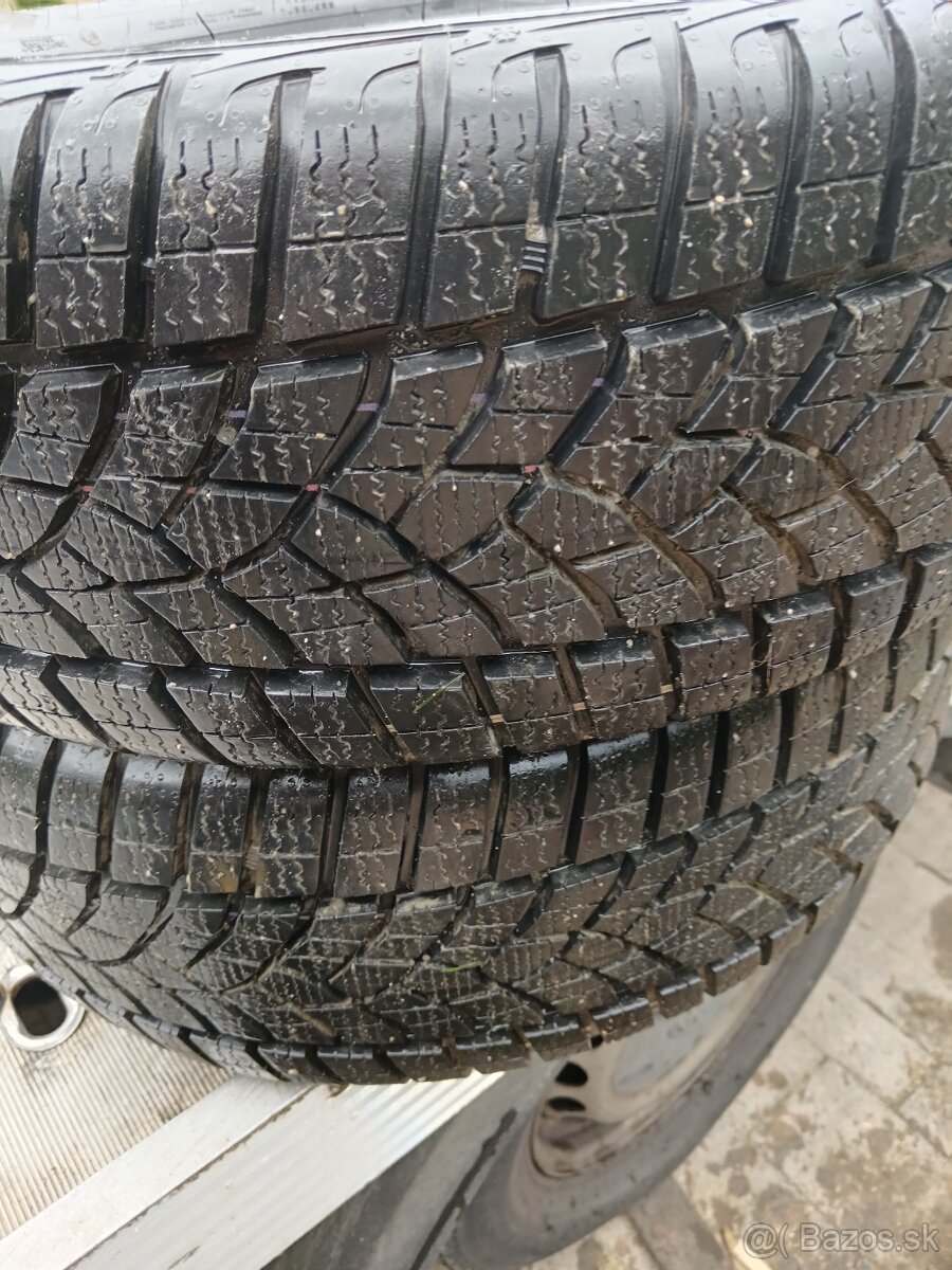 Predám 2 ks pneumatiky GOOD YEAR 205/55 R16 M+S