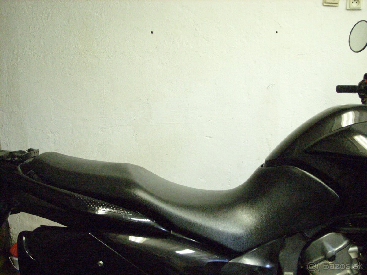 sedadlo honda transalp 700