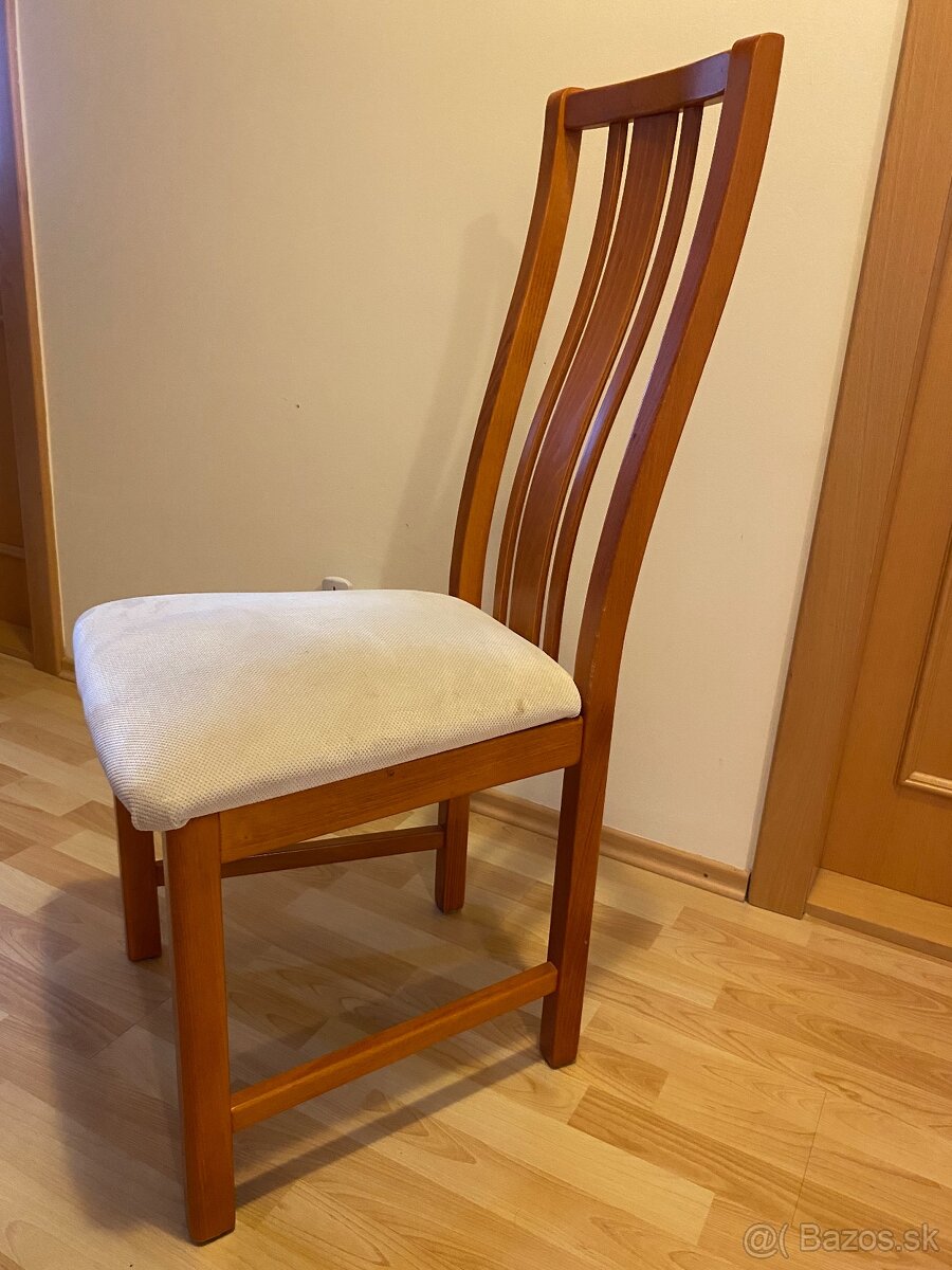 Predám stoličky z masívu