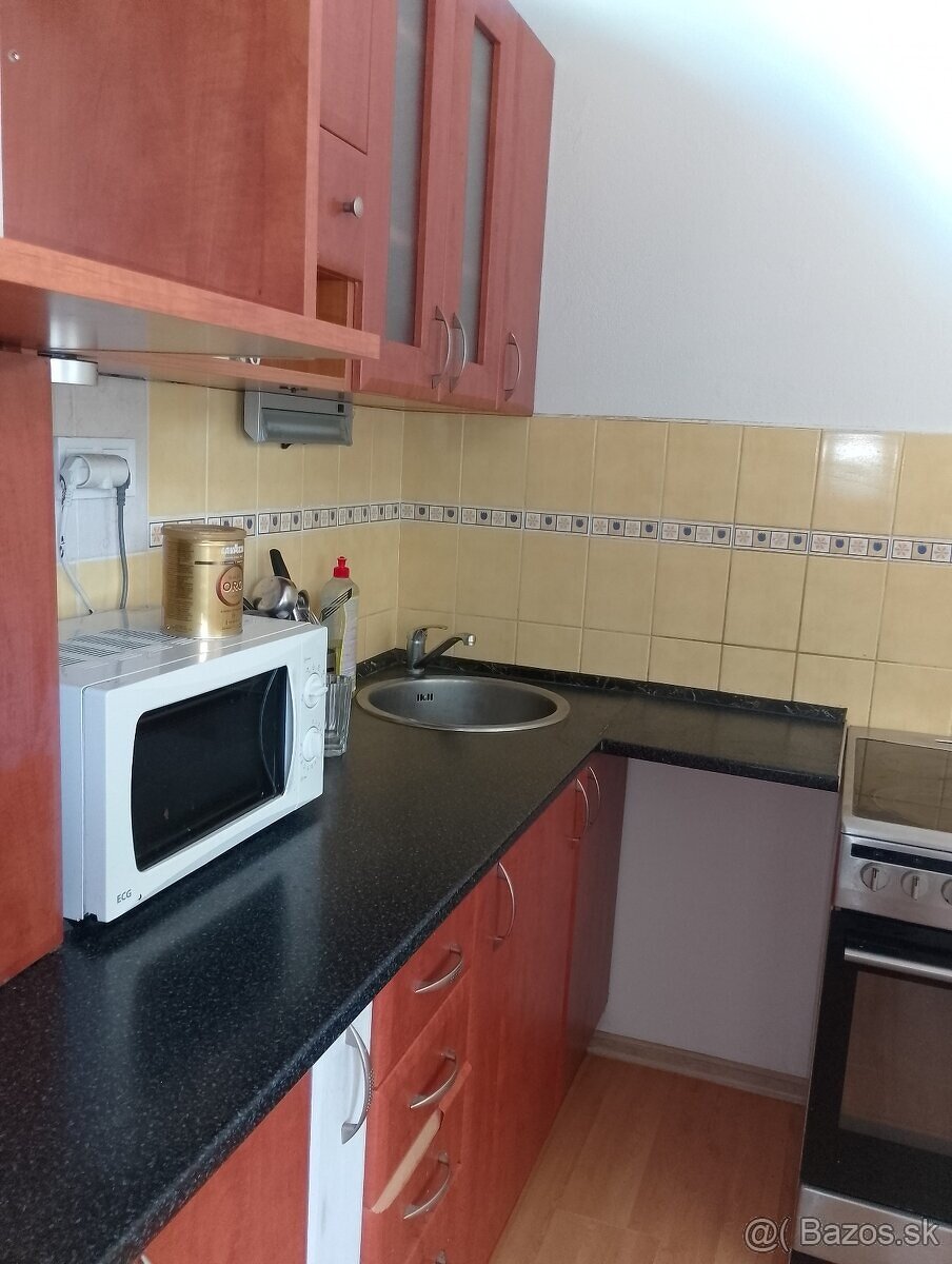 Na prenájom 1-izbový byt – Martin, Košúty I