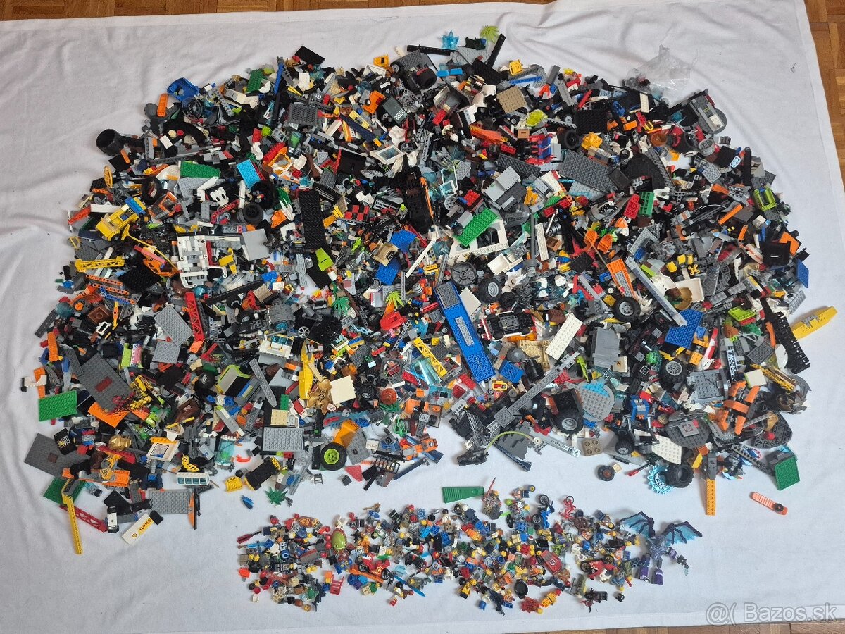 Lego mix 21,5 kg cca cista vaha