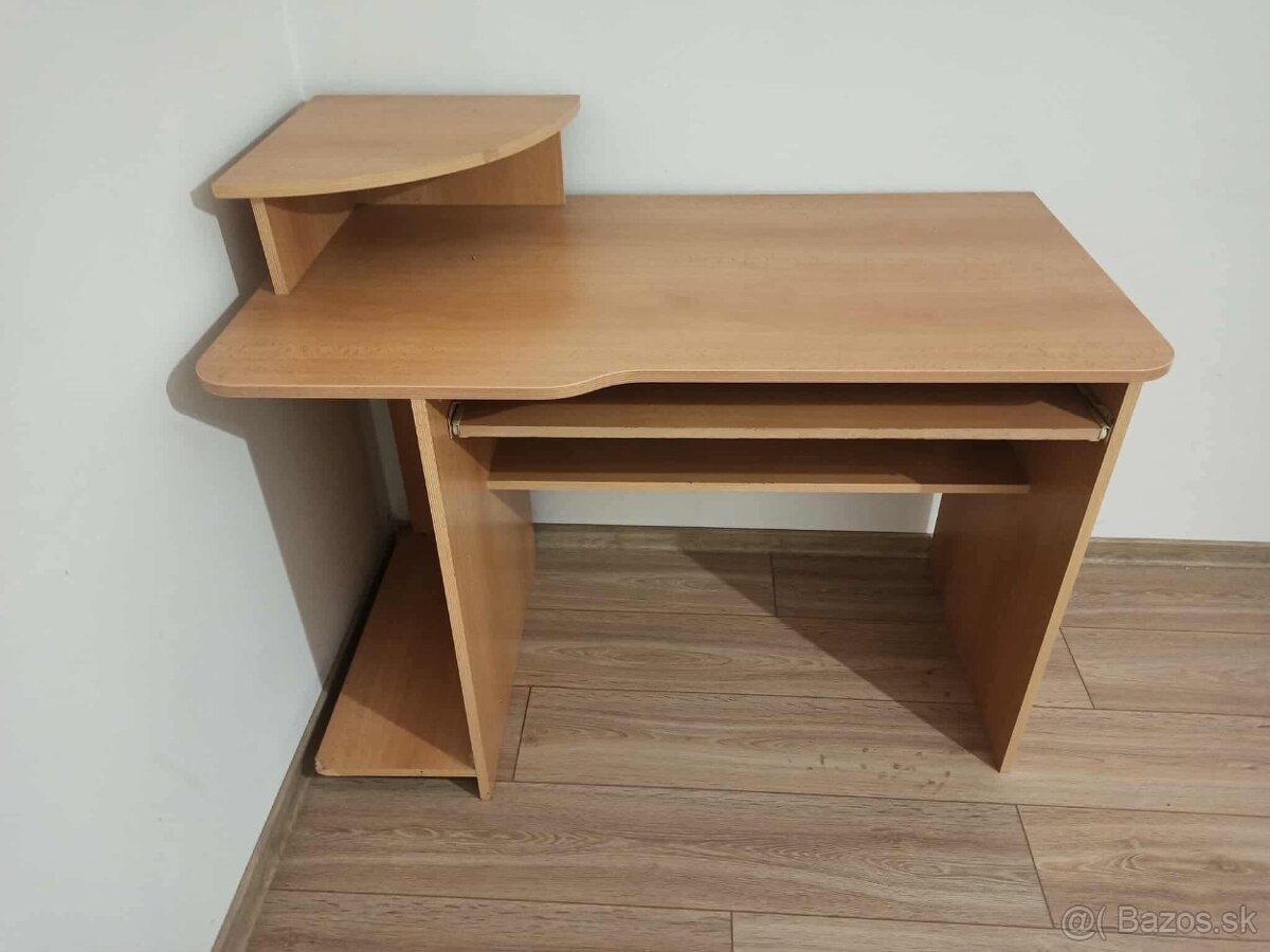 Písací stôl