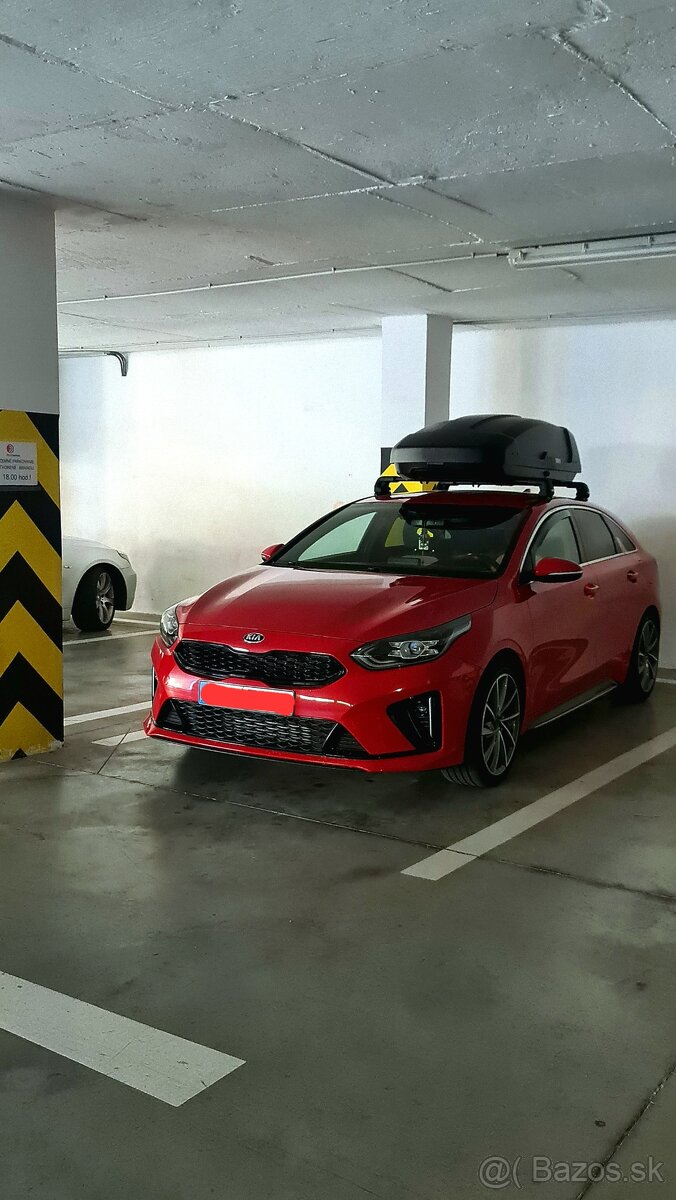 Predám strešný box THULE Force XT M