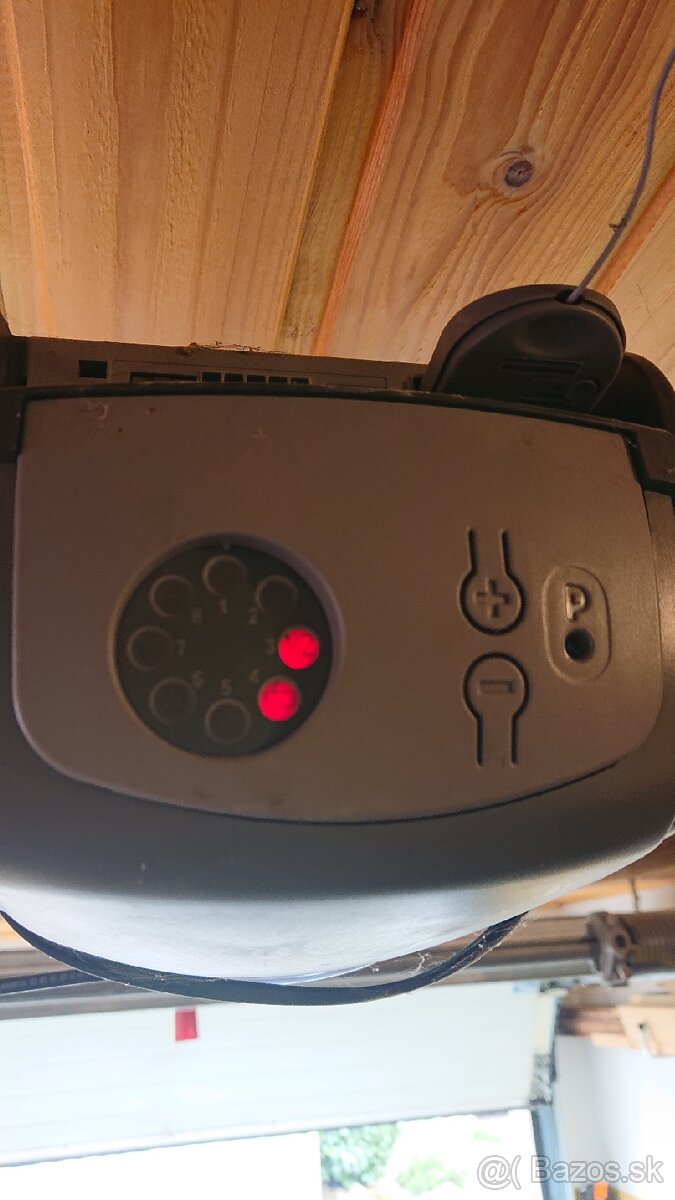 Pohon garážových brán Comfort 211