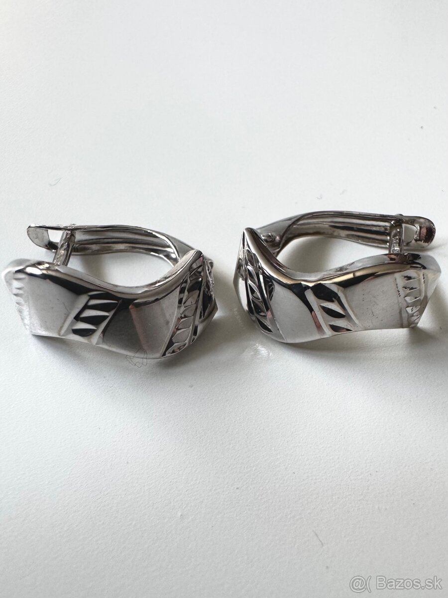 Zlaté náušnice 585