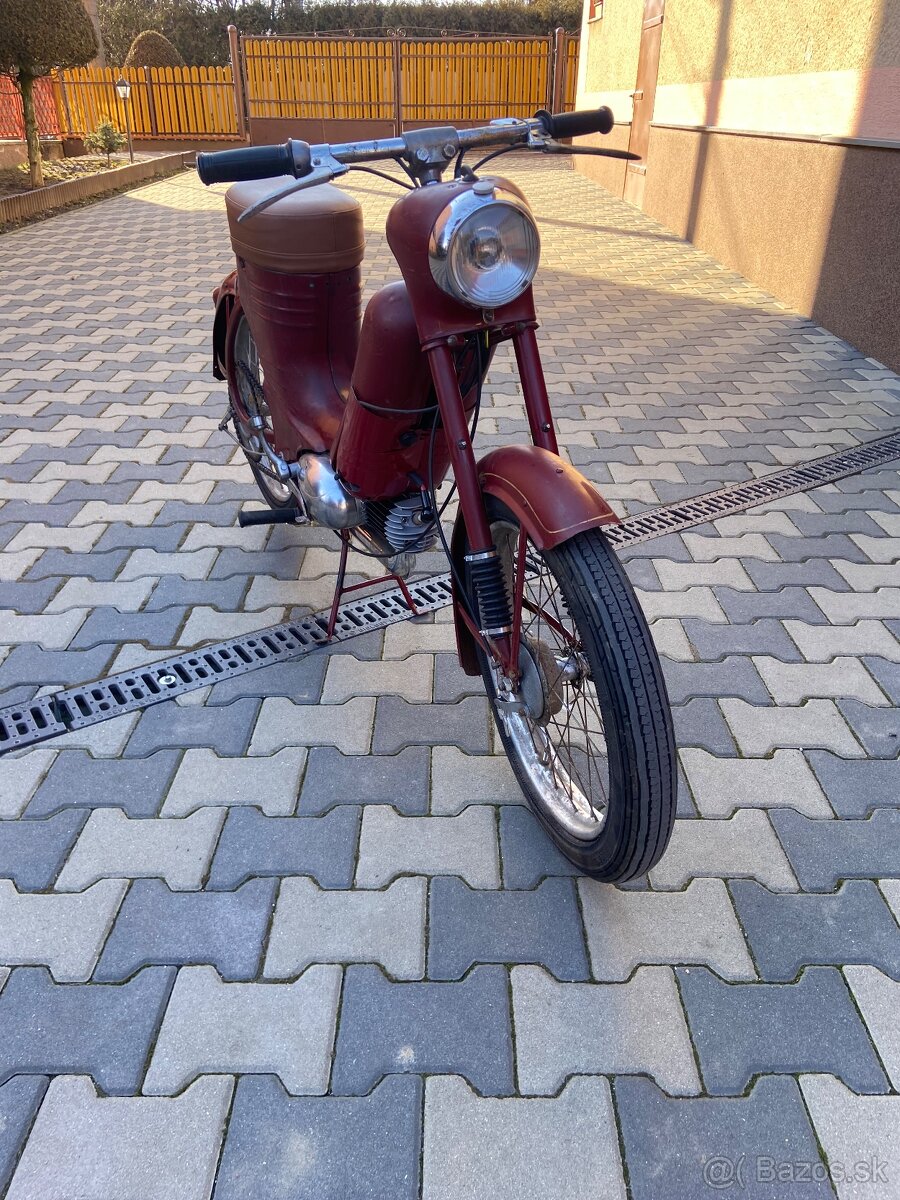 Jawa 550 pařez