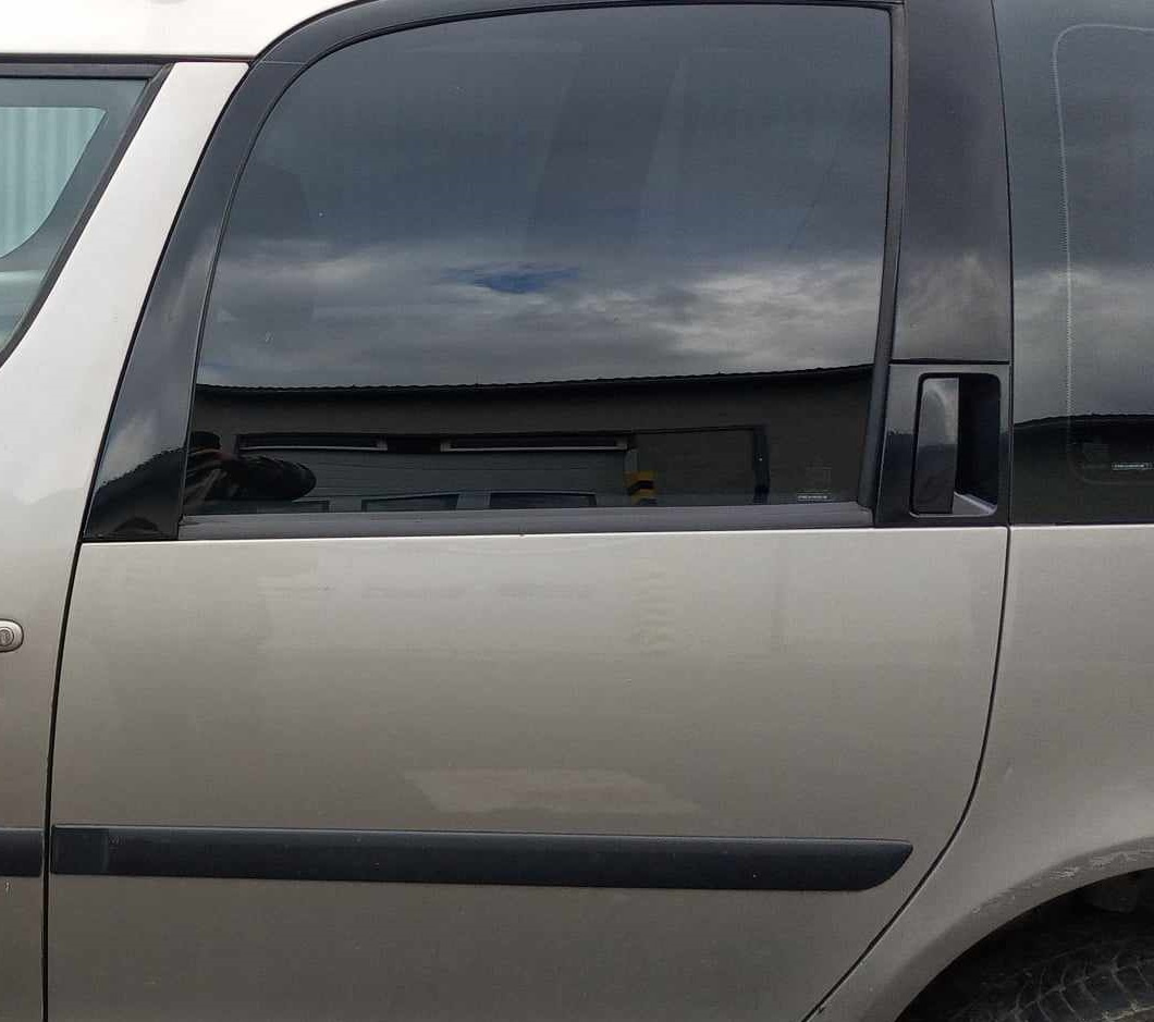 Predám ľavé zadné dvere Roomster.