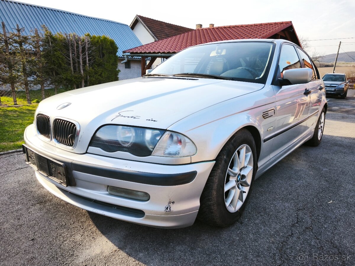 BMW318i
