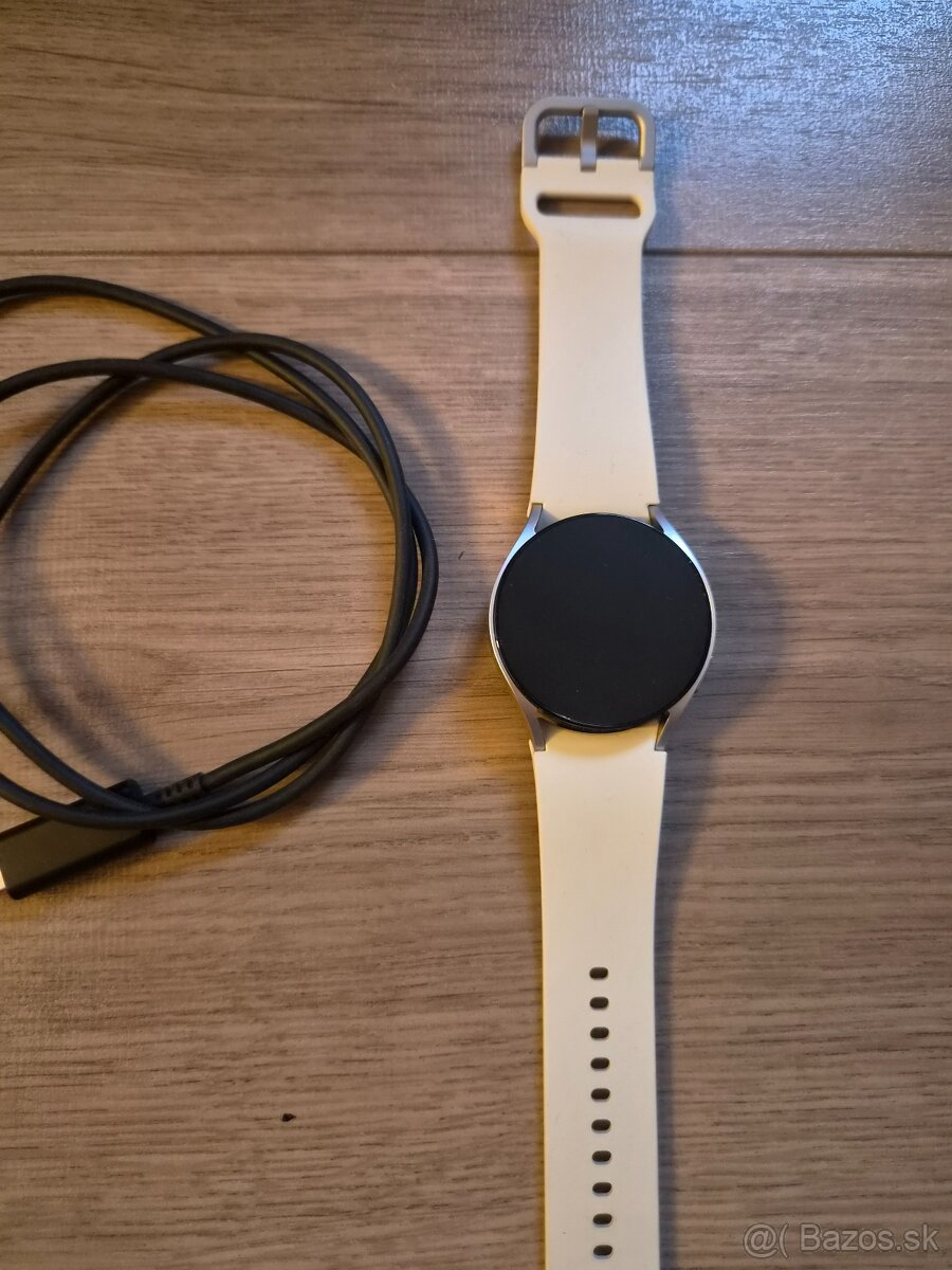 Samsung Galaxy Watch 6 béžová