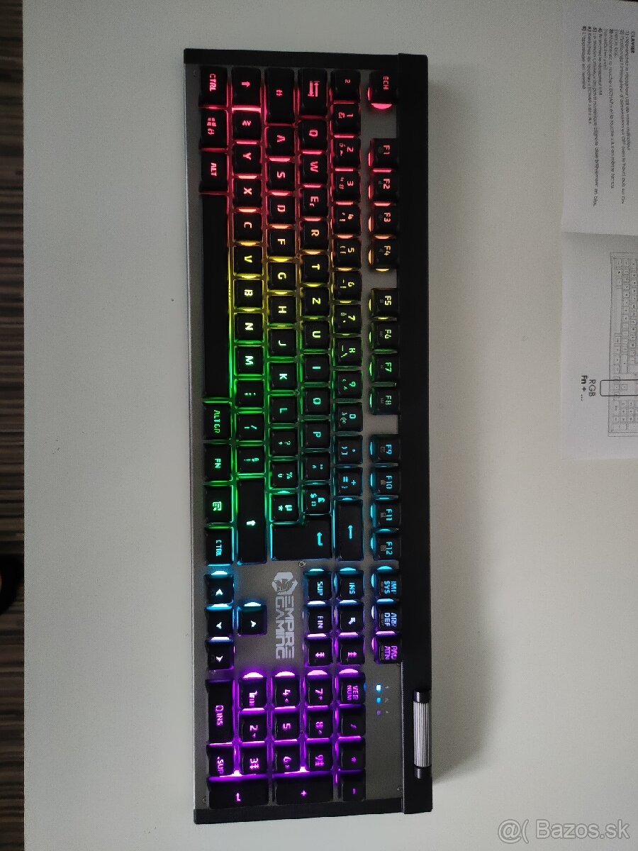Bezdrôtová klávesnica RGB