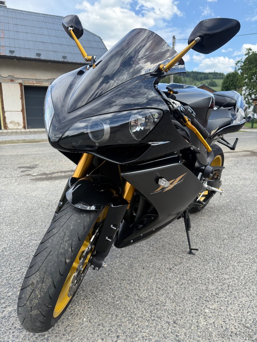 Yamaha R1 RN20