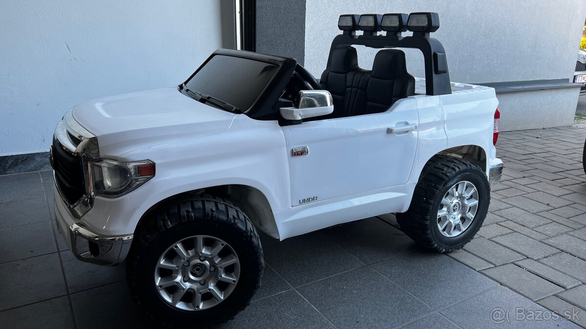 Elektrické autíčko TOYOTA